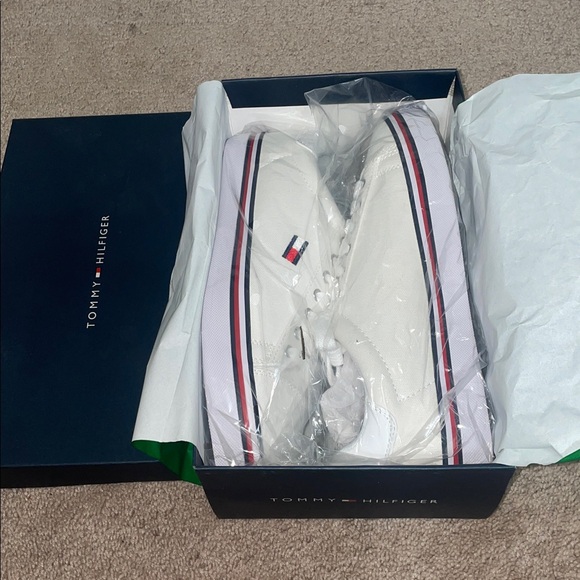 Tommy Hilfiger White Canvas Sneakers with Red and Blue Stripes - Picture 1 of 5